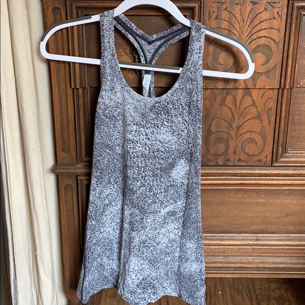 Lululemon top!